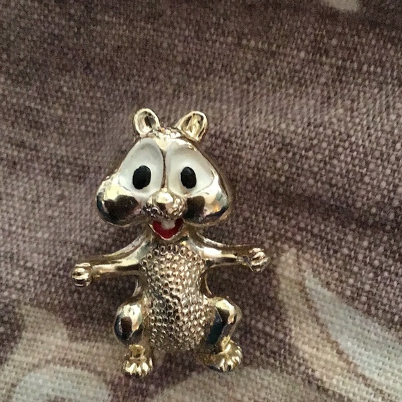 Gerry’s Jewelry - Gold Tone Chipmunk Pin